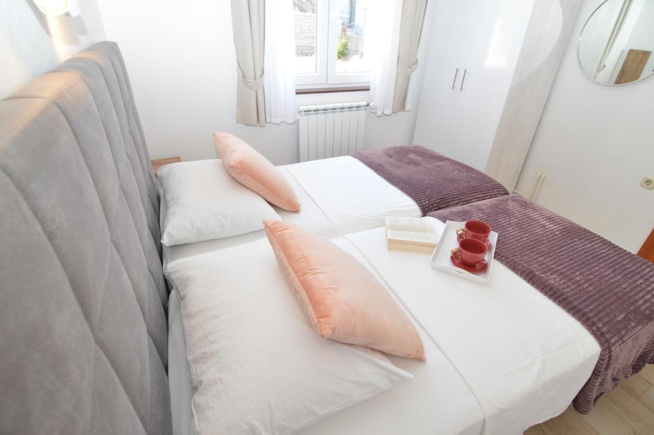 Apartments Amari Starigrad Paklenica