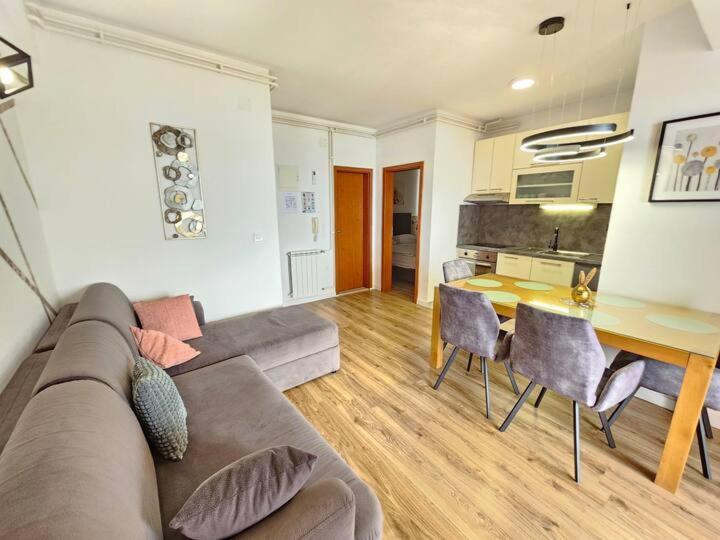 Apartment Apartments Amari Starigrad Paklenica
