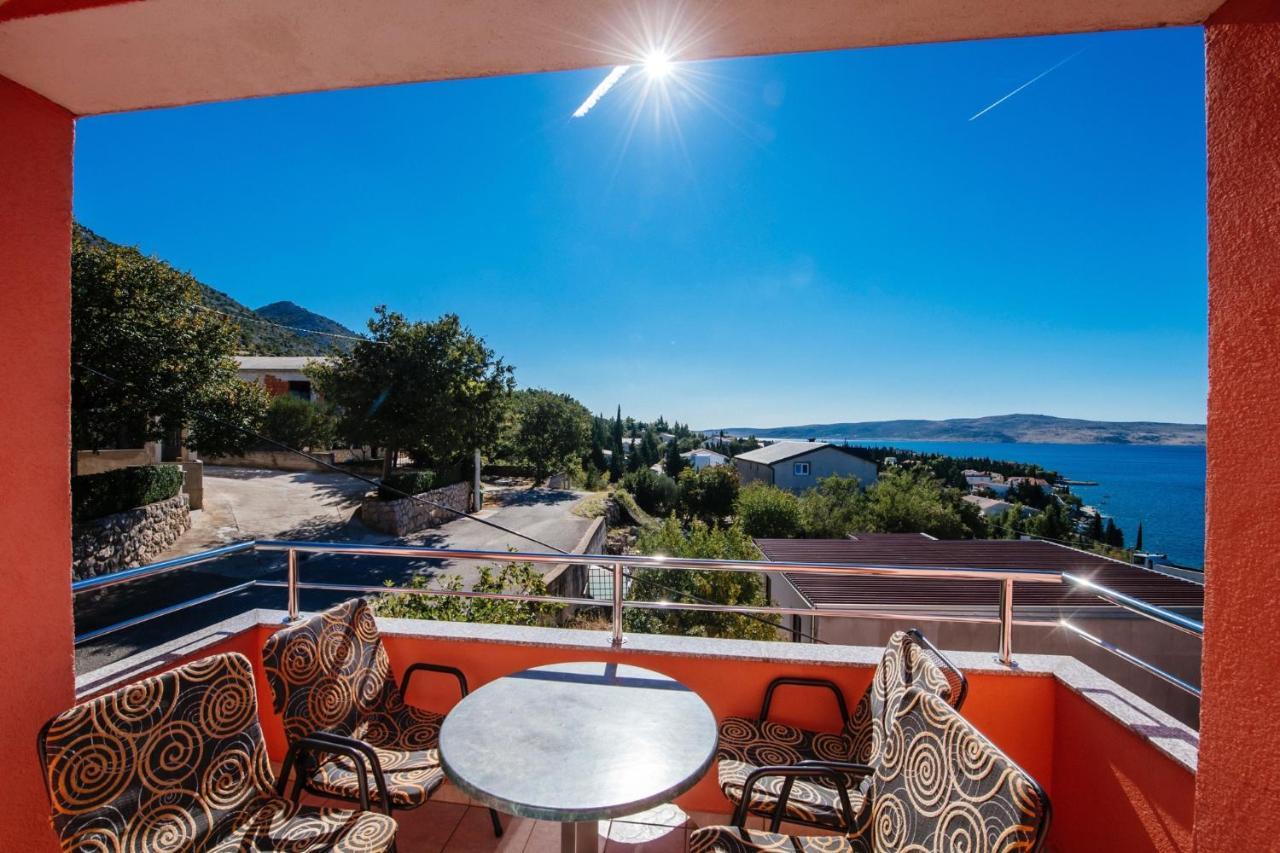 Apartment Apartments Amari Starigrad Paklenica