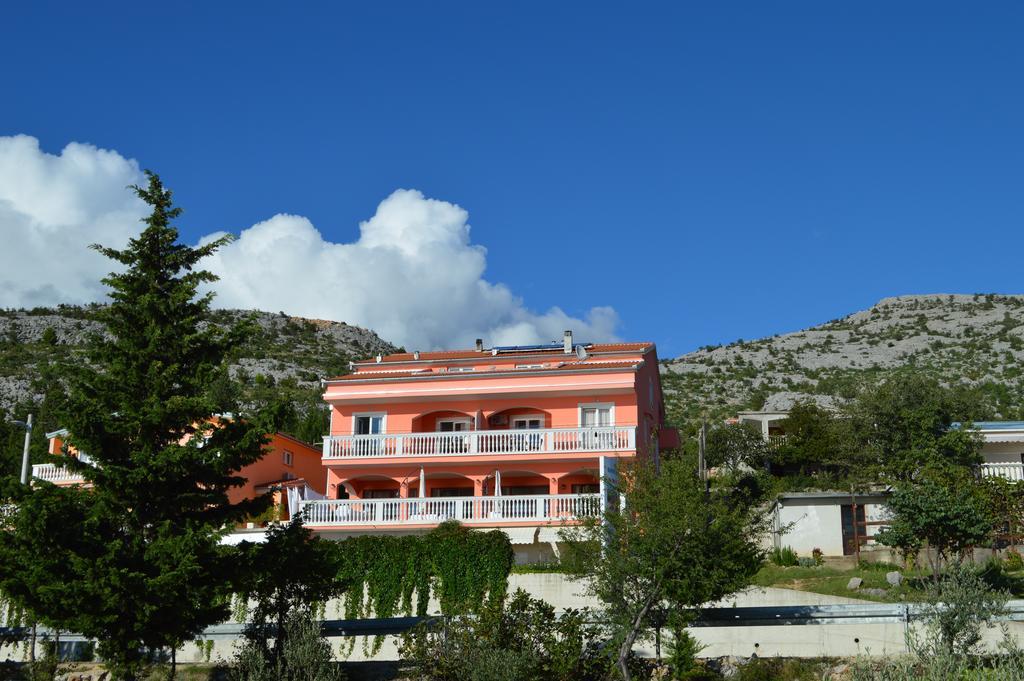 Apartment Apartments Amari Starigrad Paklenica